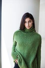Moss green oversized  alpaca  sweater. - RoseUniqueStyle